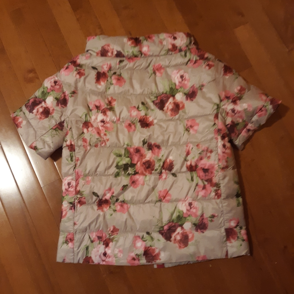 Vest - Picture 2 of 7